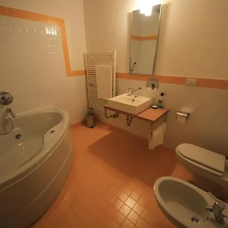 Bed and breakfast La Mondina 3*